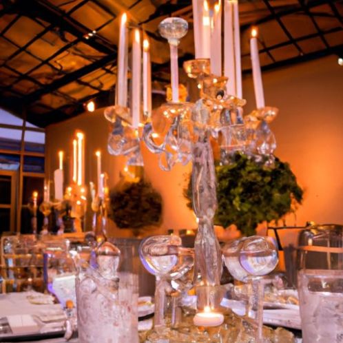 Trang trí trung tâm sự kiện Bàn pha lê Trang trí bữa tối sự kiện Chân nến Đèn LED đẹp Giá đỡ kim loại màu vàng cho đám cưới
