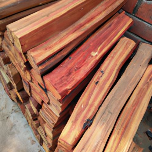 ao melhor preço Fibra de coco sólida e toras de madeira Tipo de cor vermelha adequado para usos industriais Preços de atacado Toras de madeira de teca no atacado