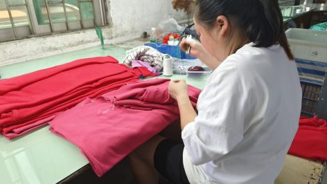 स्वेटर डी होम्ब्रेस चीनी में बेस्पोक, चीन में कपास बुना हुआ निर्माता