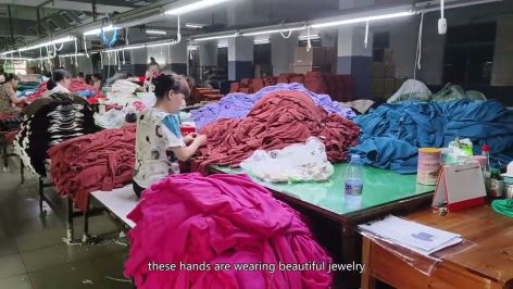Nhà sản xuất áo liền quần Giáng sinh